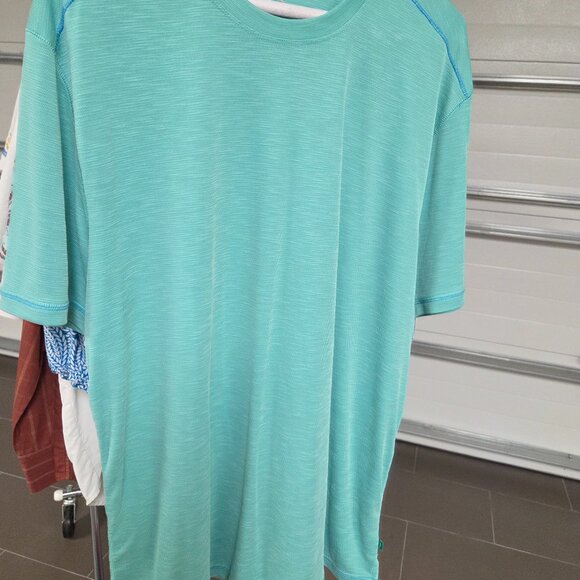 Tommy Bahama large shirt - Picture 1 of 7